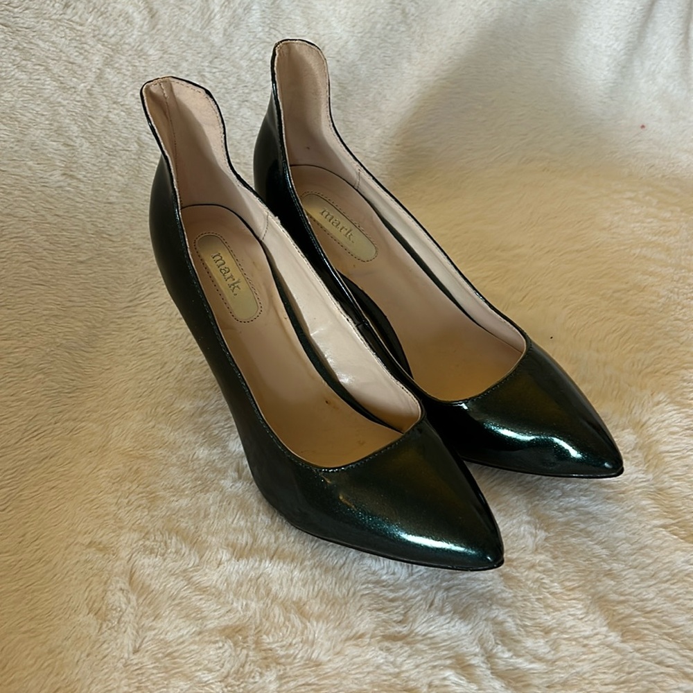 EUC Mark Metallic Green Heels